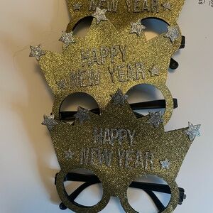 Gold and Silver Happy New Year Party Glasses 4 plastic sets and 8 paper glasses